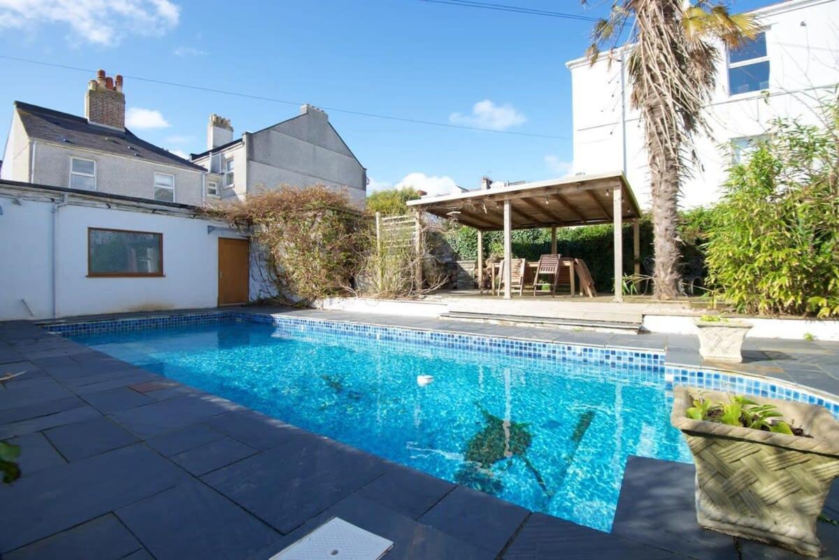 Spacious Town House With Swimming Pool Plymouth Luaran gambar