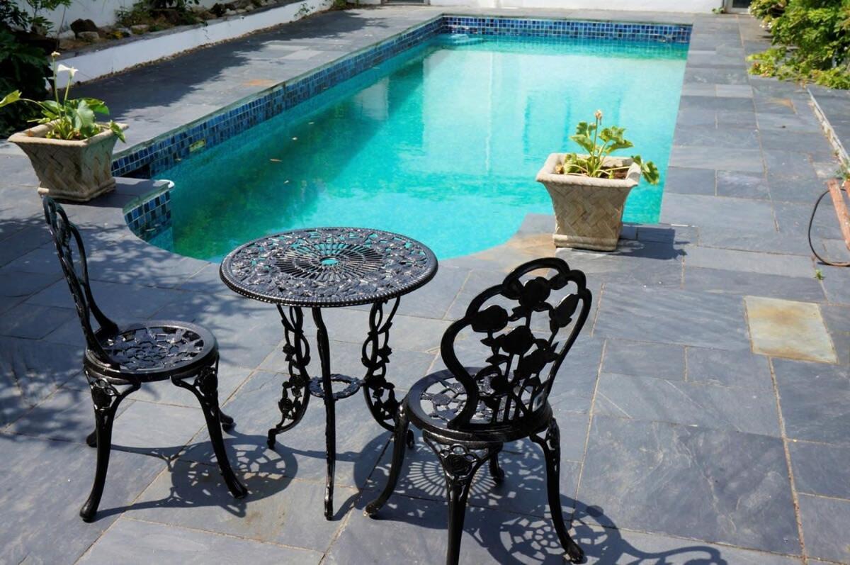 Spacious Town House With Swimming Pool Plymouth Luaran gambar