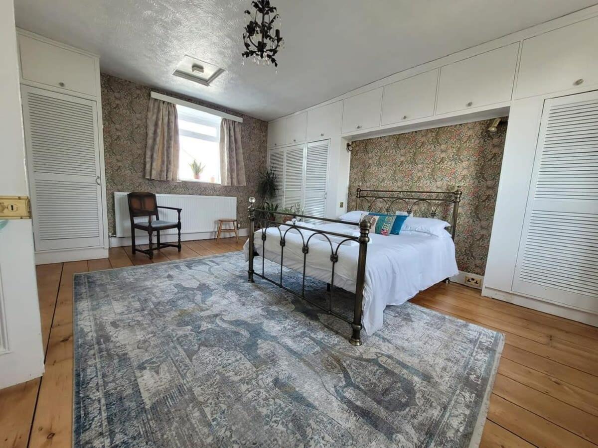 Spacious Town House With Swimming Pool Plymouth Luaran gambar